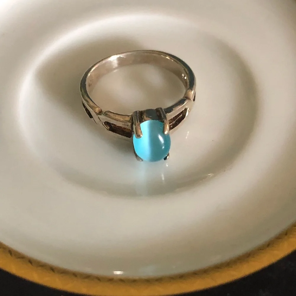 Vintage Blue Cats-Eye Sterling Silver Ring